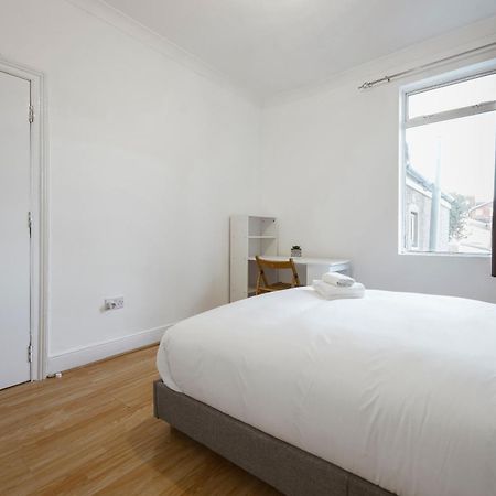 Stratford Double Rooms - 29 London Kültér fotó